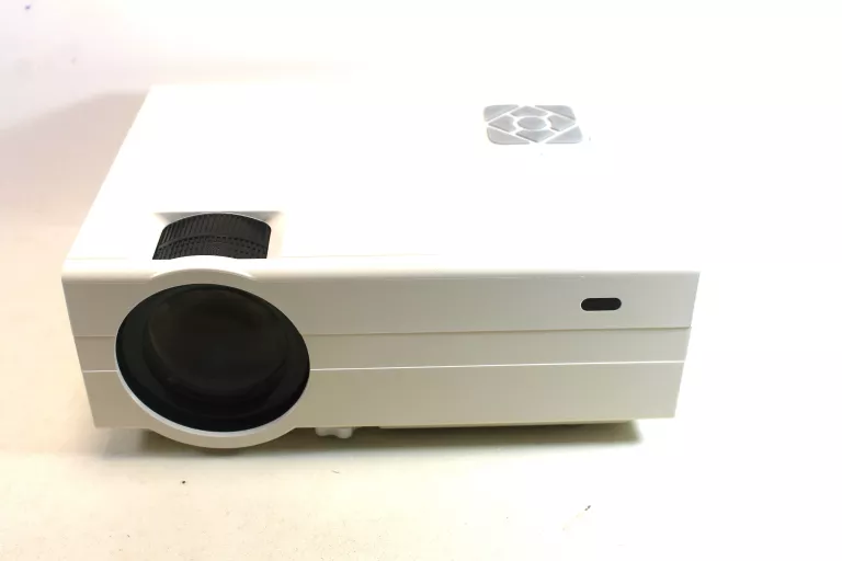 MULTIMEDIA PROJEKTOR