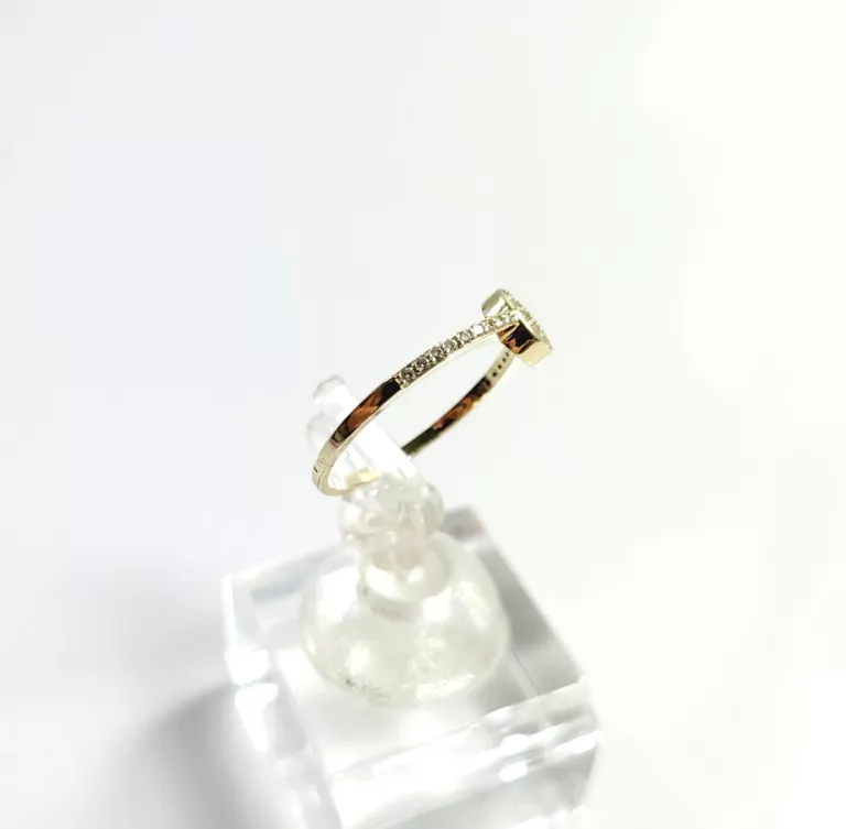 zloty-pierscionek-z-cyrkoniami-585-150g-r13-kolor-dominujacy-205826-225106