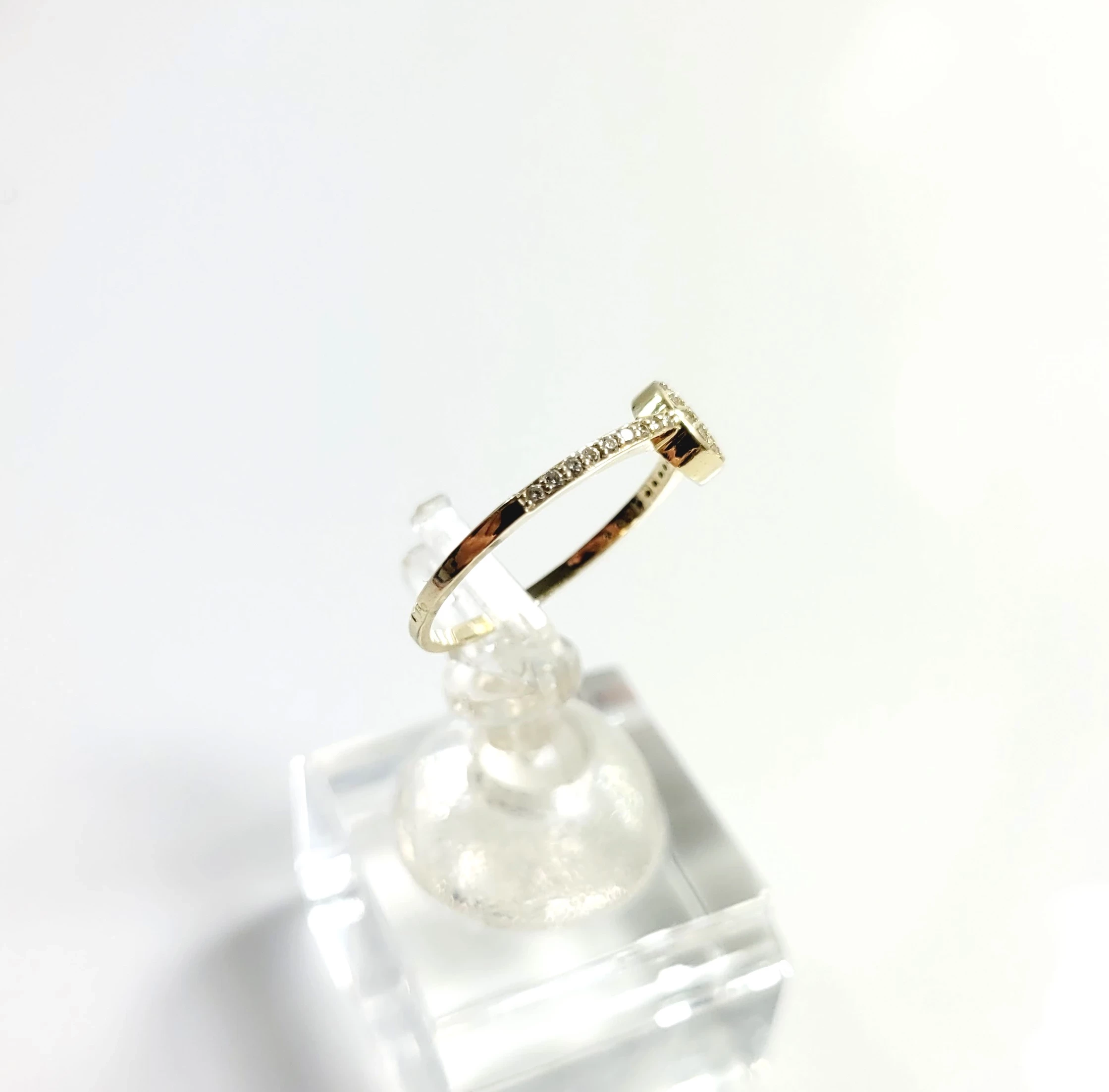 zloty-pierscionek-z-cyrkoniami-585-150g-r13-kolor-dominujacy-205826-225106