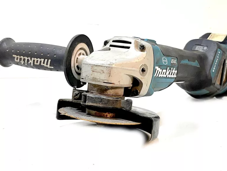 SZLIFIERKA MAKITA DGA513