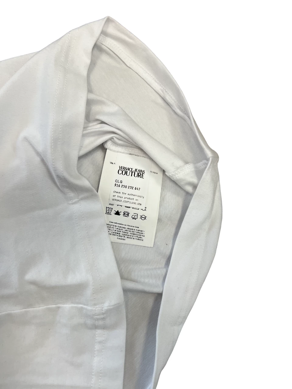 koszulka-damska-t-shirt-versace-jeans-couture-opis-ean-gtin-8052019629484