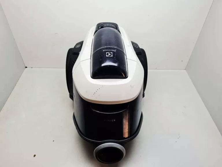 ODKURZACZ BEZWORKOWY ELECTROLUX PURE C9