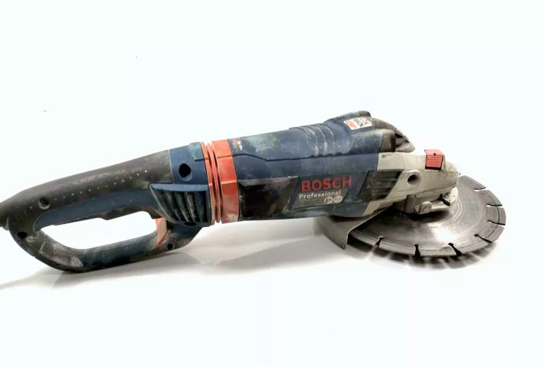 BOSCH SZLIFIERKA KĄTOWA GWS 26-230 KPL Z WALIZKĄ