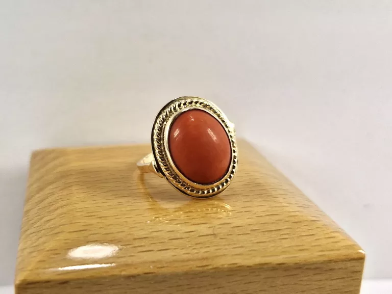 zloty-pierscionek-z-koralem-585-677g-r14-material-15835-2