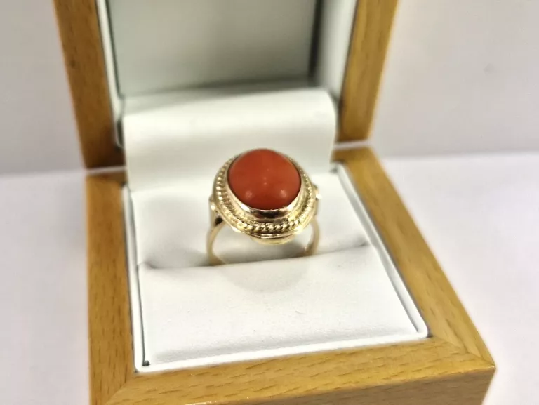 zloty-pierscionek-z-koralem-585-677g-r14-stan-11323-2