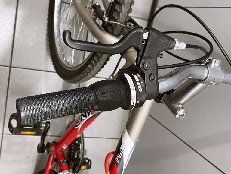 ROWER GRAND KROSS 17' CITY GRAND BICYCLE GROUP OPIS