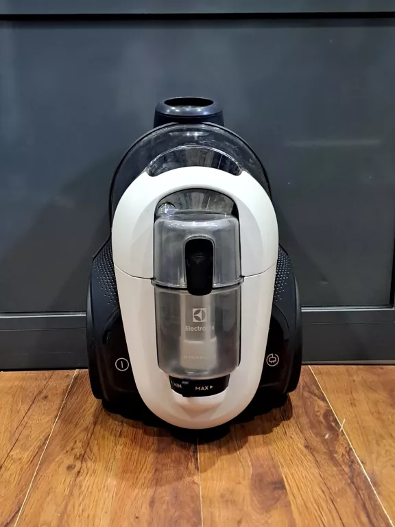 ODKURZACZ ELECTROLUX EL61H4SW KOMPLET