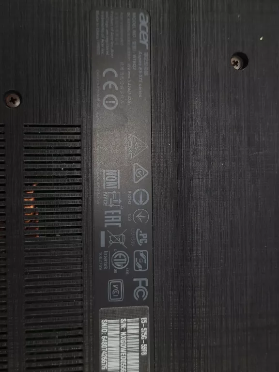 LAPTOP ACER ASPIRE E5-575 I5-7200U 2.5 GHZ 8 GB RAM / 256 GB RAM