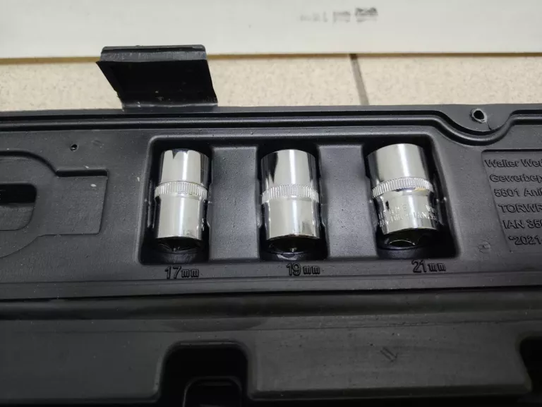 klucz-dynamometryczny-walter-80-210nm-etui-marka-walter