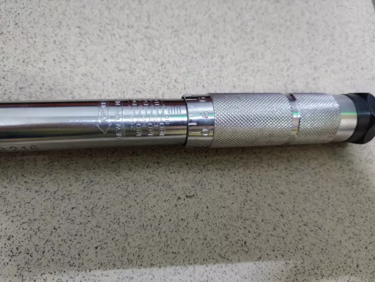 klucz-dynamometryczny-walter-80-210nm-etui-stan-uzywany