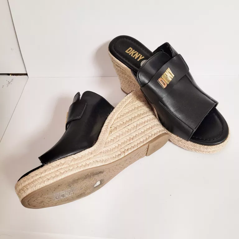 KLAPKI DKNY NA KOTURNIE R.37.5