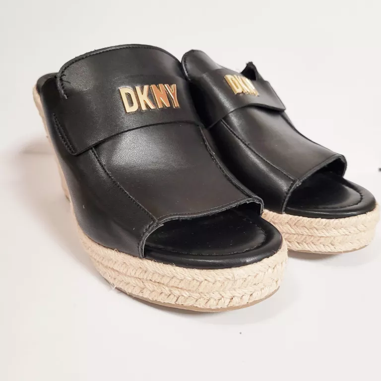 KLAPKI DKNY NA KOTURNIE R.37.5