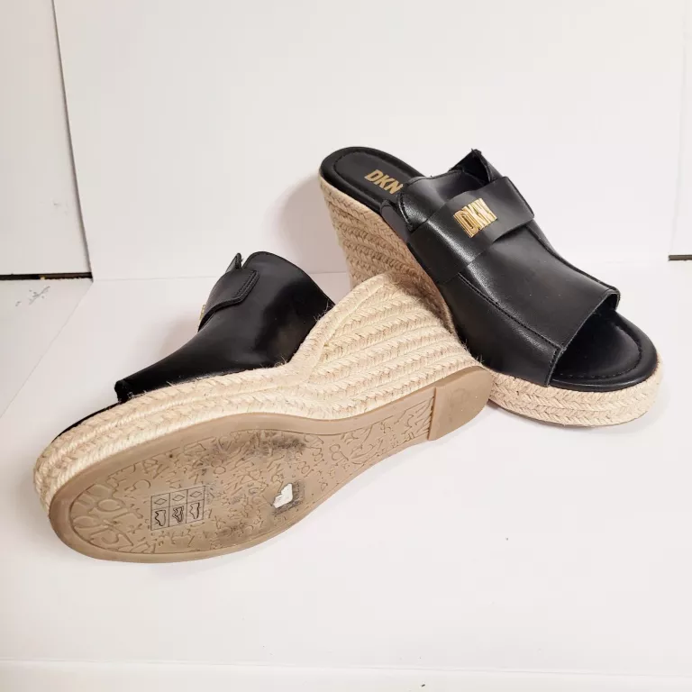 KLAPKI DKNY NA KOTURNIE R.37.5
