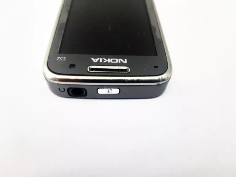 TELEFON NOKIA BIZNES E 52