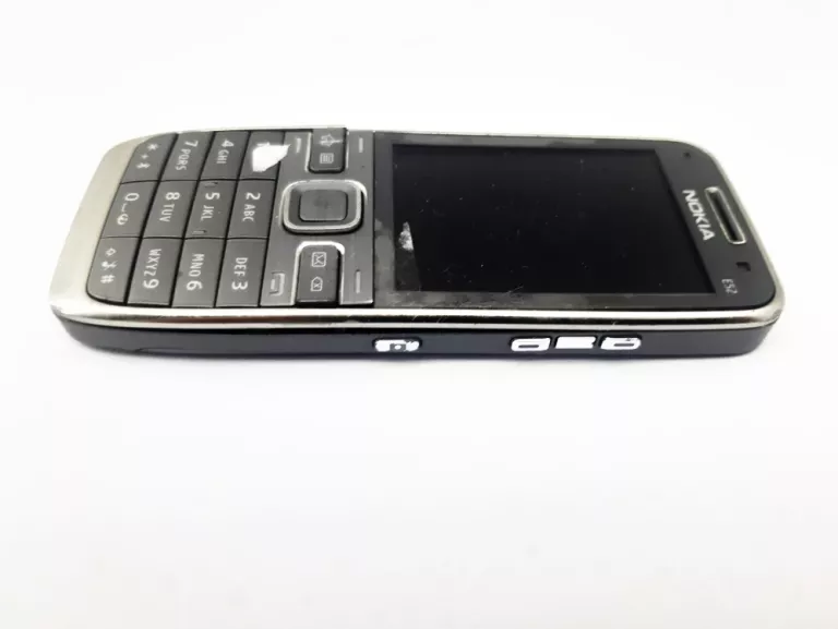 TELEFON NOKIA BIZNES E 52