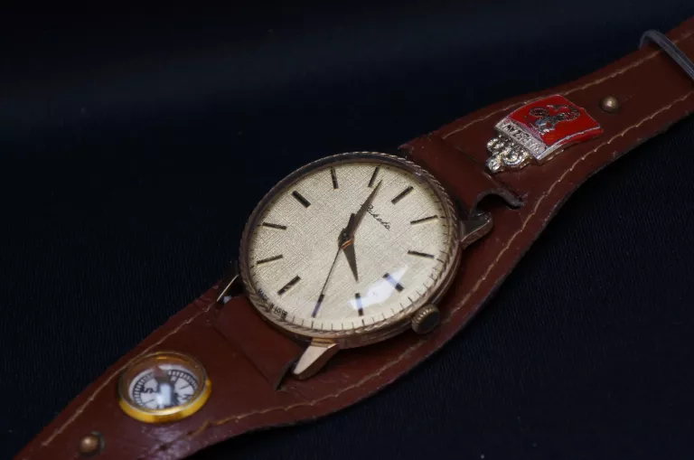 zegarek-raketa-marka-inna-marka