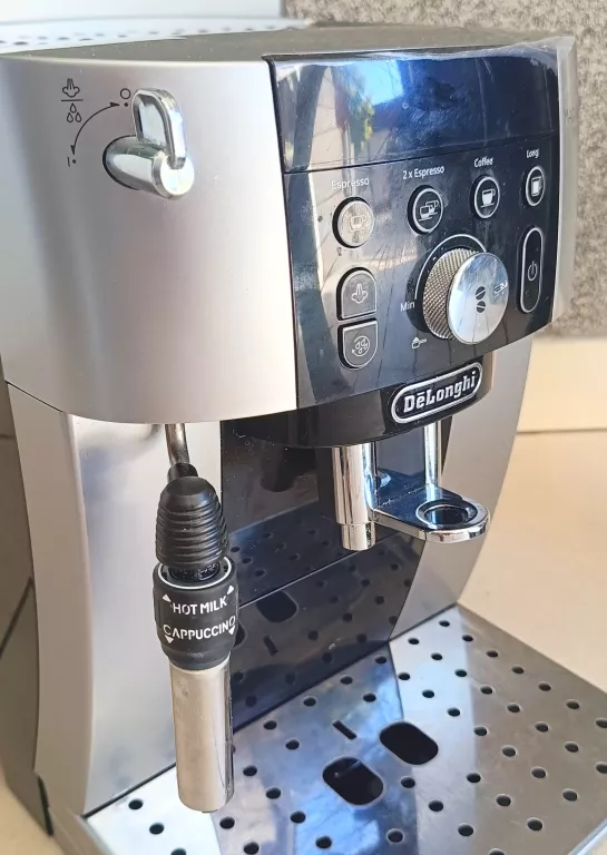 EKSPRES CIŚNIENIOWY DE'LONGHI MAGNIFICA S SMART ECAM250.23.SB