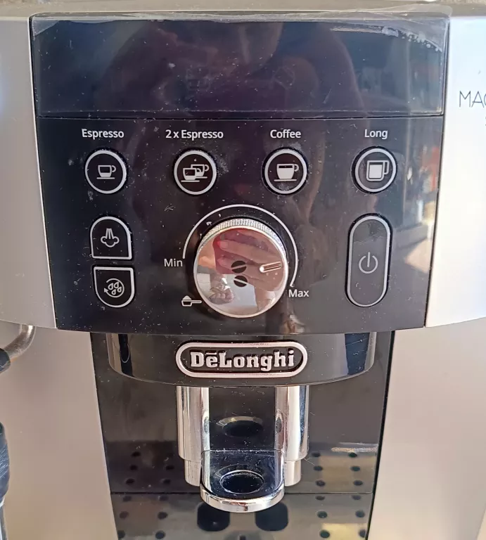 EKSPRES CIŚNIENIOWY DE'LONGHI MAGNIFICA S SMART ECAM250.23.SB