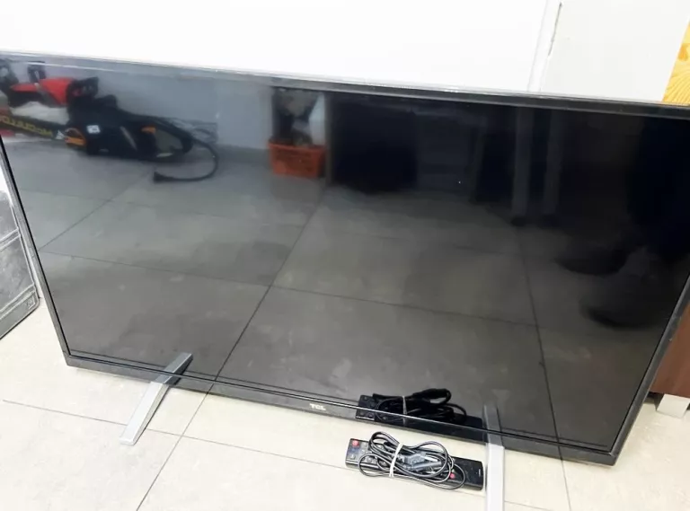 TELEWIZOR LED TCL F40B3803 40 CALI FULL HD/ OD GÓRY ŚCIEMNIONY EKRAN