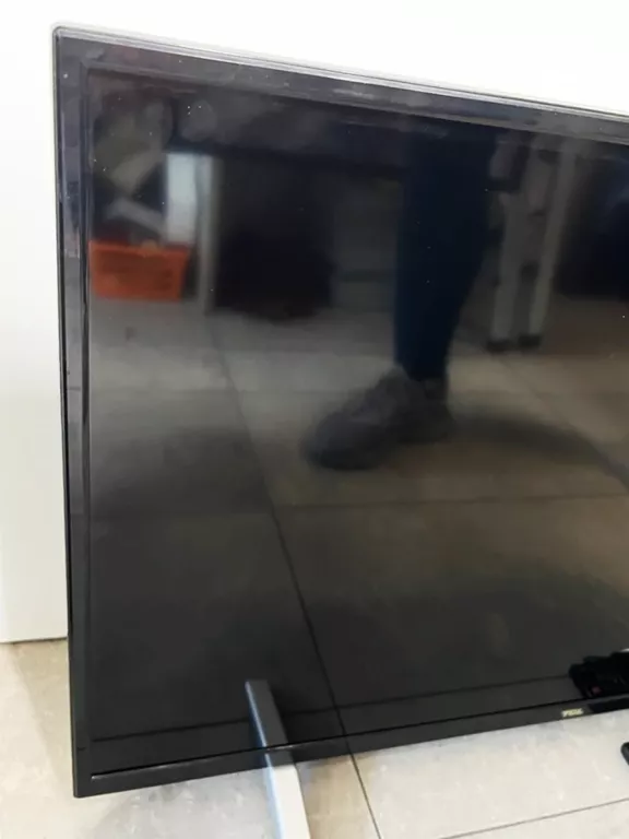 TELEWIZOR LED TCL F40B3803 40 CALI FULL HD/ OD GÓRY ŚCIEMNIONY EKRAN