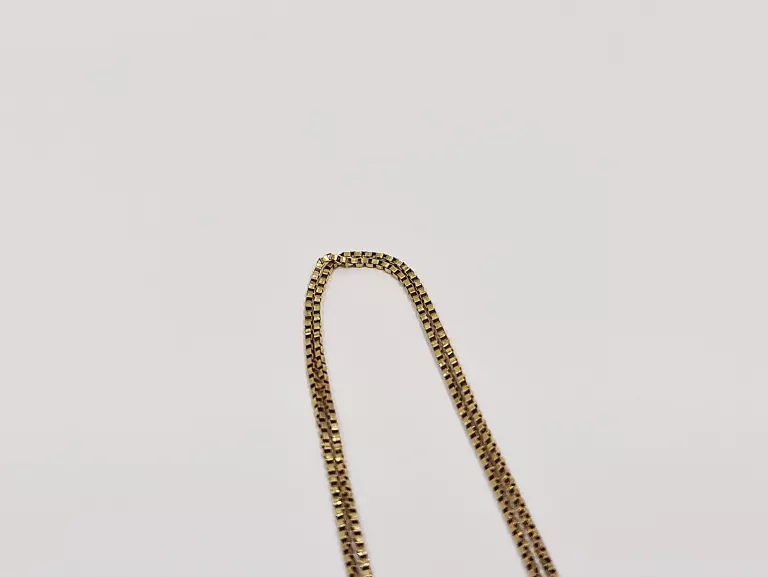 ŚLICZNY 14K ZŁOTY ŁAŃCUSZEK Z MEDALIKIEM Z MATKĄ BOSKĄ 3,16G 50CM