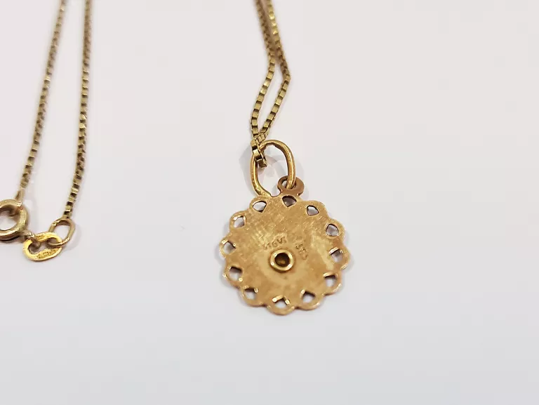 ŚLICZNY 14K ZŁOTY ŁAŃCUSZEK Z MEDALIKIEM Z MATKĄ BOSKĄ 3,16G 50CM