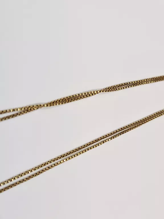 ŚLICZNY 14K ZŁOTY ŁAŃCUSZEK Z MEDALIKIEM Z MATKĄ BOSKĄ 3,16G 50CM