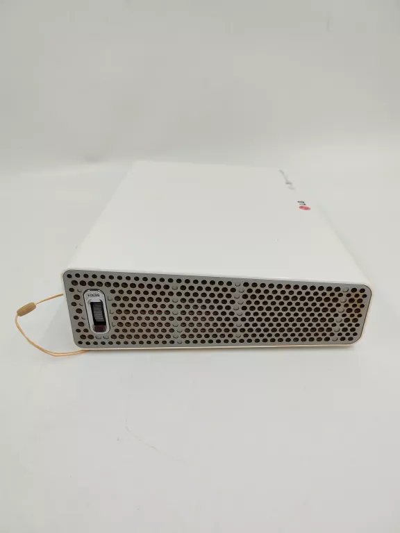 PROJEKTOR LED LG PA70G + ZAS + PILOT