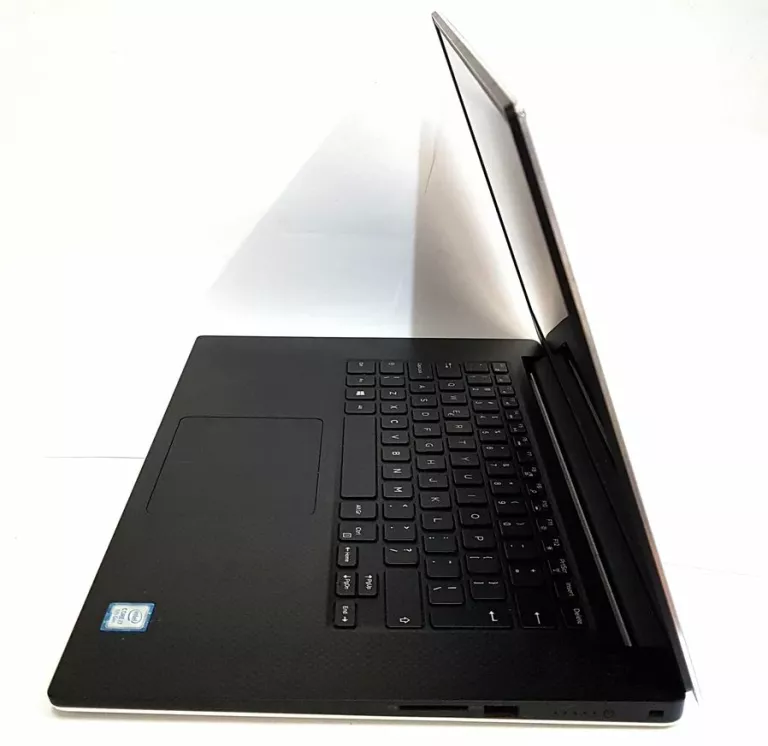 LAPTOP DELL PRECISION 5530 CORE I7 RAM 32GB SSD 512GB