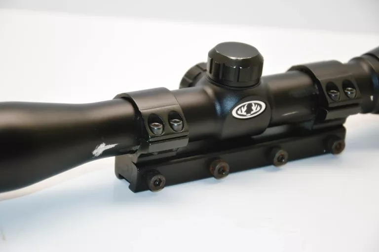 LUNETA CELOWNICZA BUSHNELL SPORTSMAN 4X32 WATERPROOF 72-1403 AS