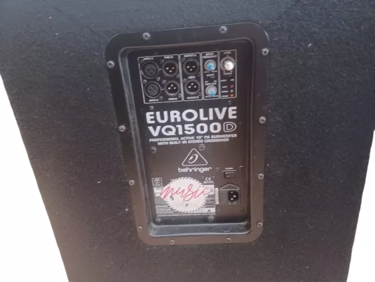 subwoofer-aktywny-behringer-vq1500d-model-vq1800d