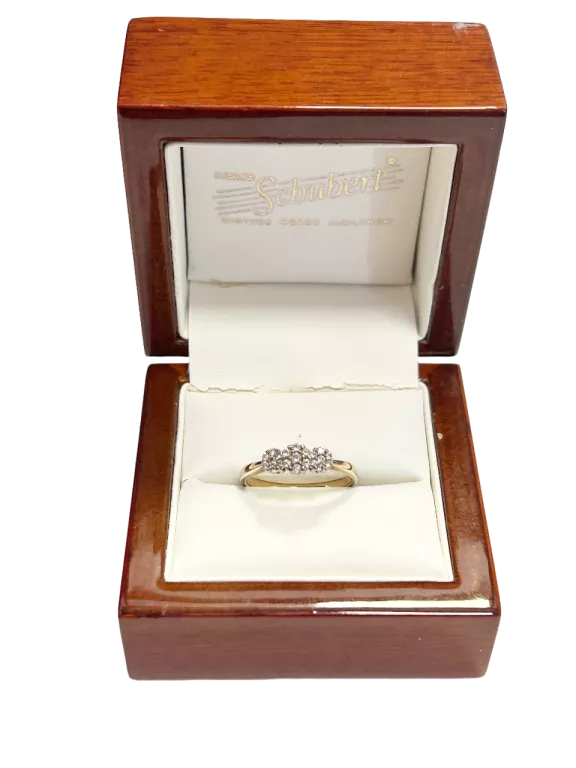 pierscionek-333180gr-17-pilsudskiego-4c-legionowo-sj