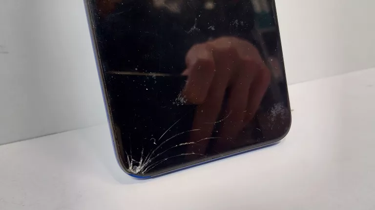 TELEFON MOTOROLLA  MOTO G8 POWER LITSOLO/PĘKNIĘTY EKRAN/351628113030319