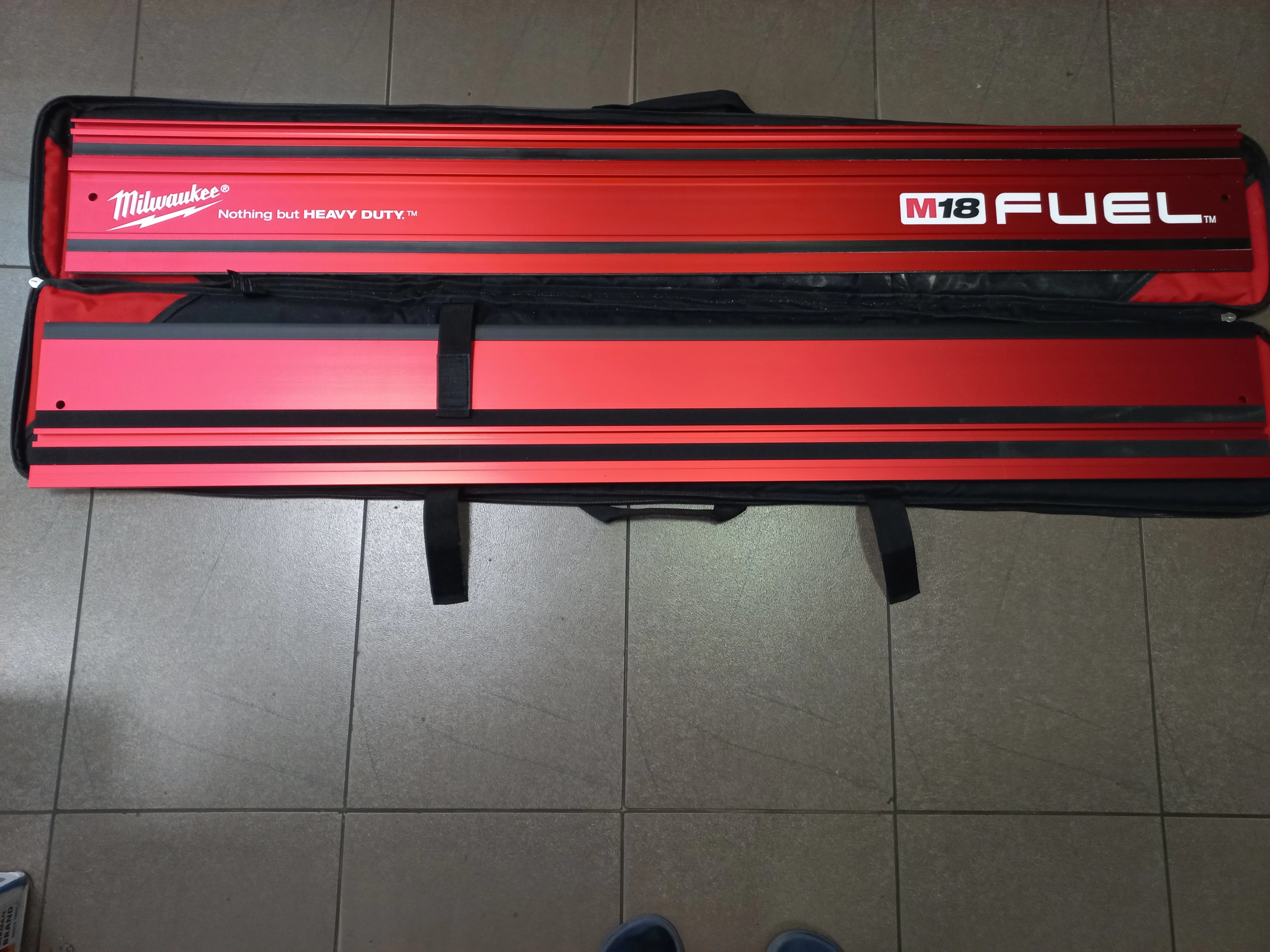 x2-szyna-prowadzaca-prowadnica-gr1400-milwaukee-marka-milwaukee