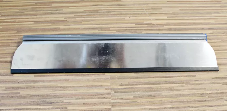 KUBALA SZPACHLA DO GŁADZI WYMIENNYM OSTRZEM 600MM