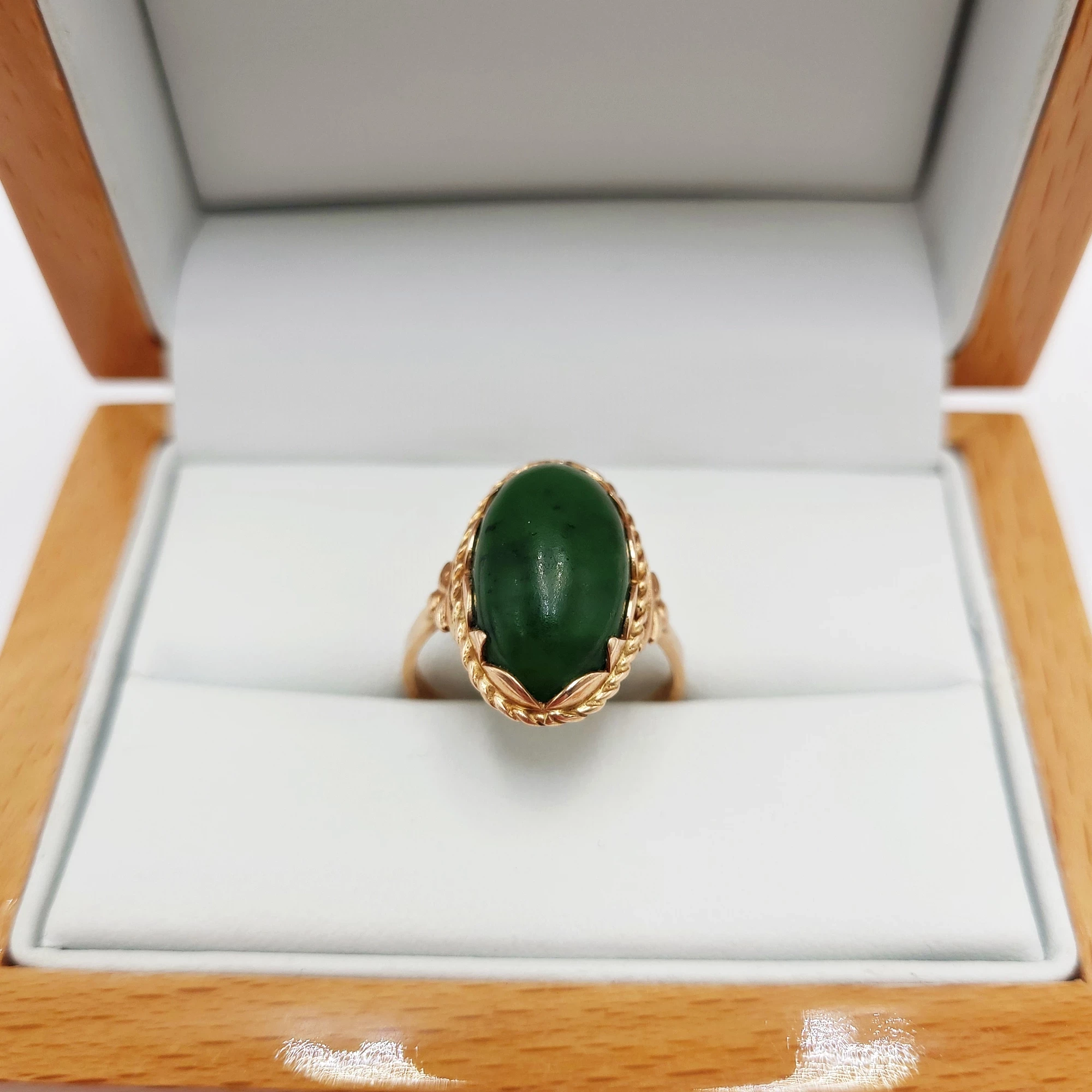 piekny-stary-zloty-pierscionek-z-nefrytem-prl-stan-uzywany