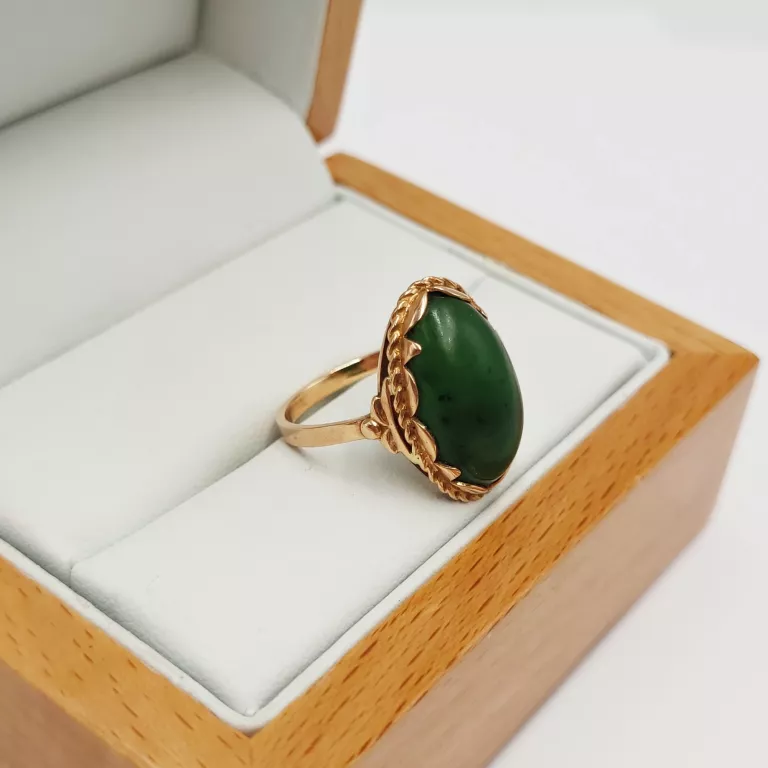 piekny-stary-zloty-pierscionek-z-nefrytem-prl-kamien-nefryt