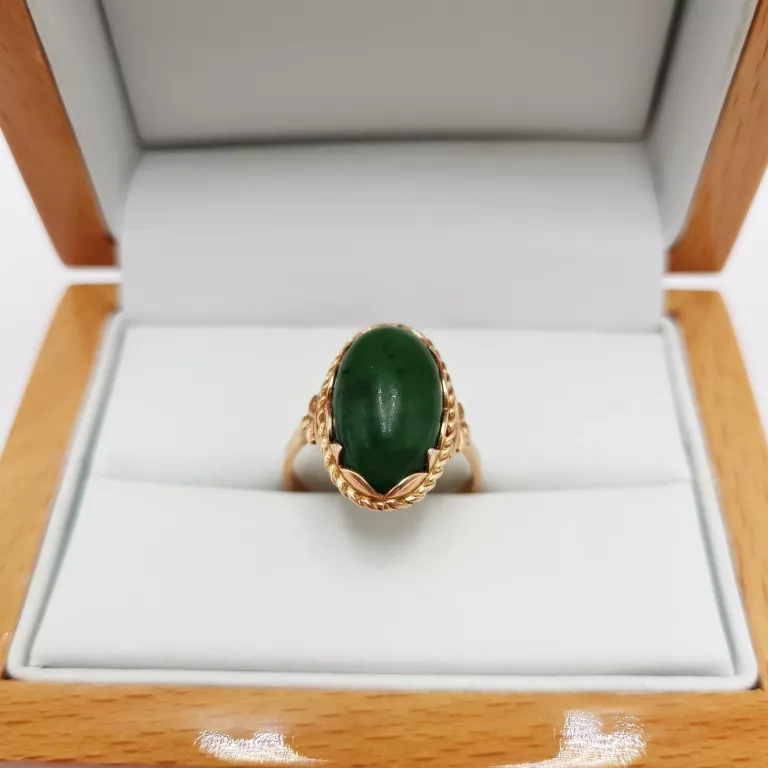 piekny-stary-zloty-pierscionek-z-nefrytem-prl-stan-uzywany