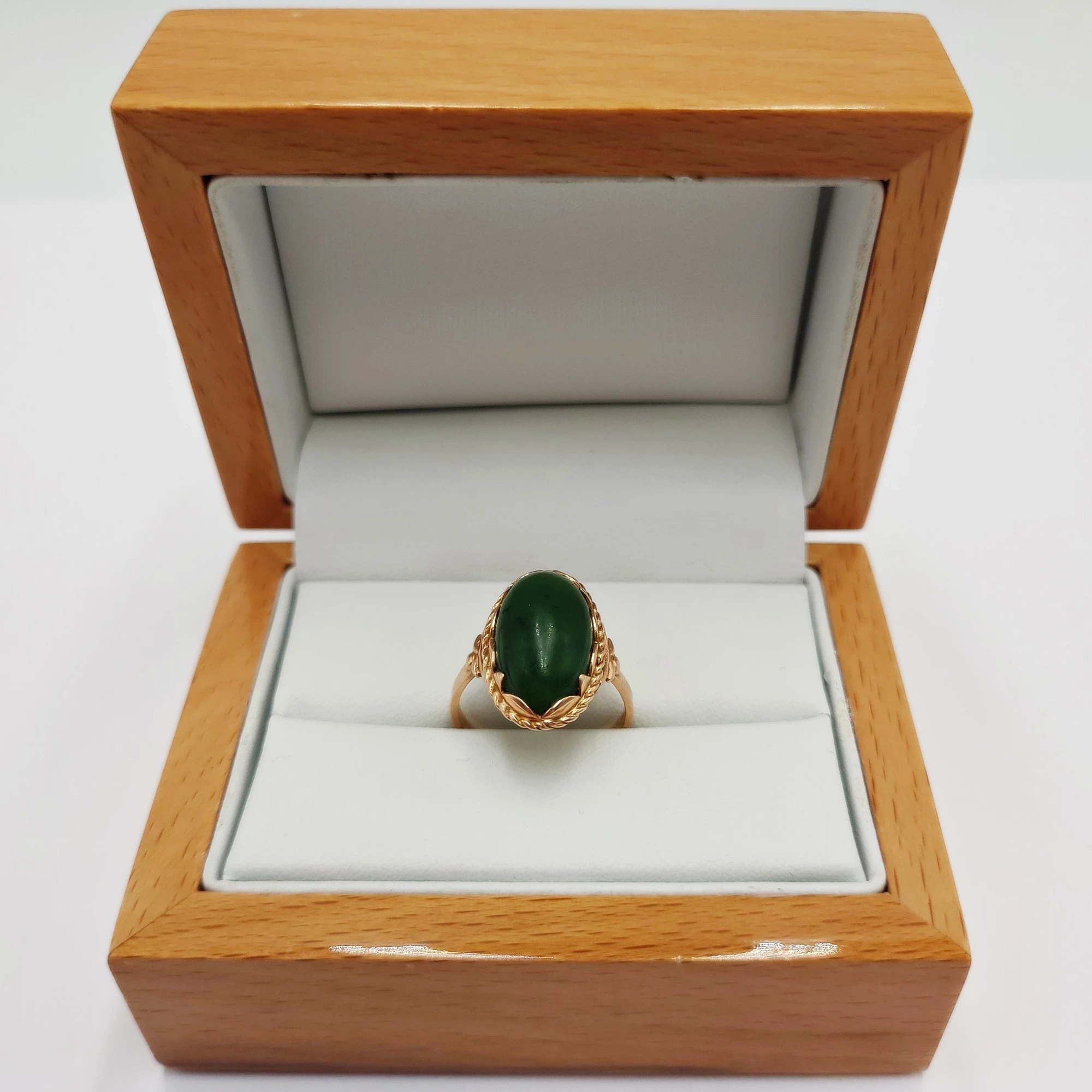 piekny-stary-zloty-pierscionek-z-nefrytem-prl-hallera-3-wroclaw