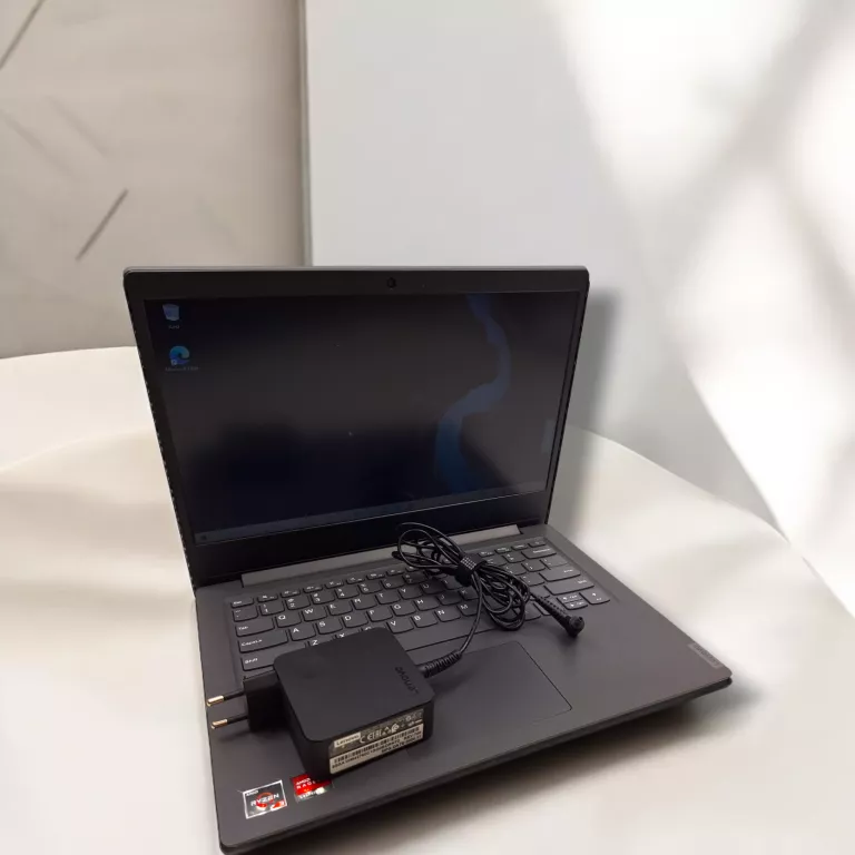 LAPTOP LENOVO V14-ADA RYZEN 3 8GB RAM 256GB SSD//ŁADOWARKA