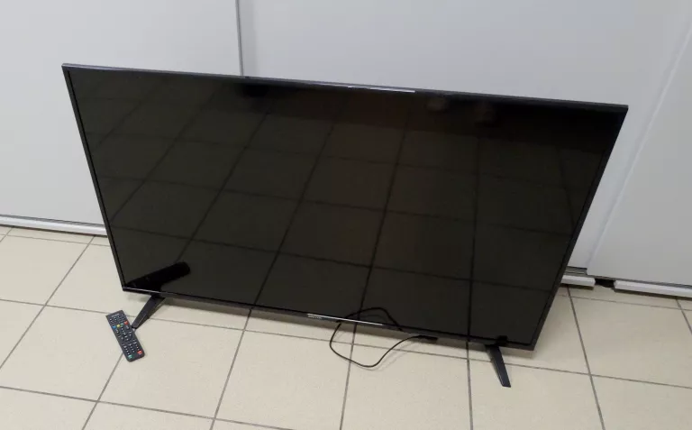 TELEWIZOR LCD MANTA 50LUA120D 50" 4K +PILOT USZKODZONY