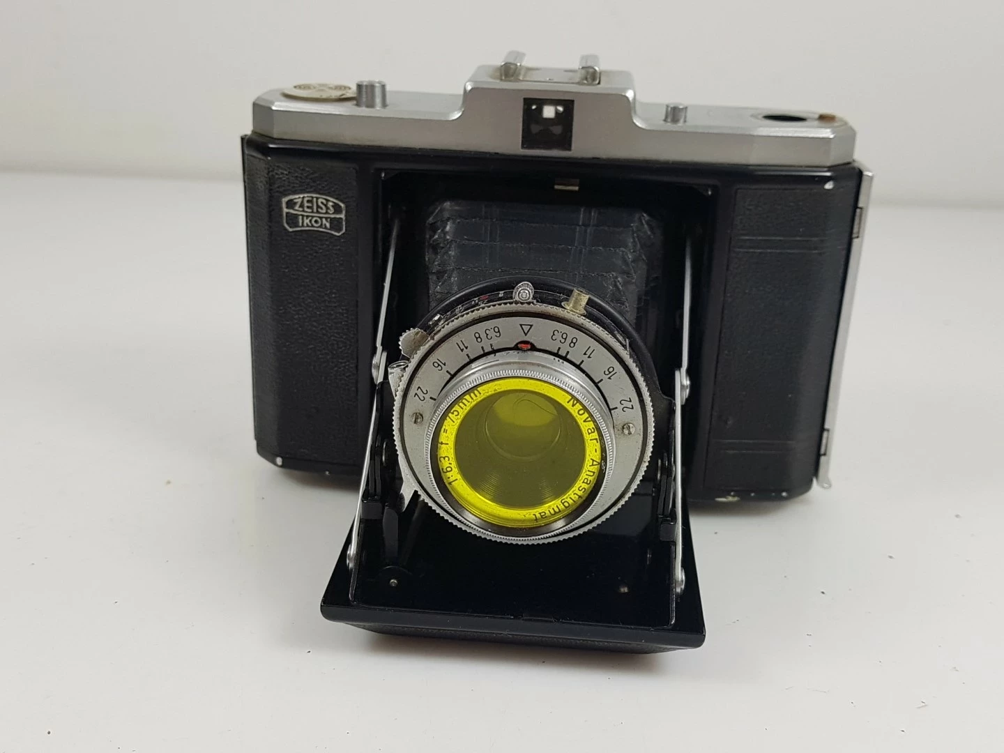 zestaw-starych-aparatow-i-akcesorii-stan-do-renowacji