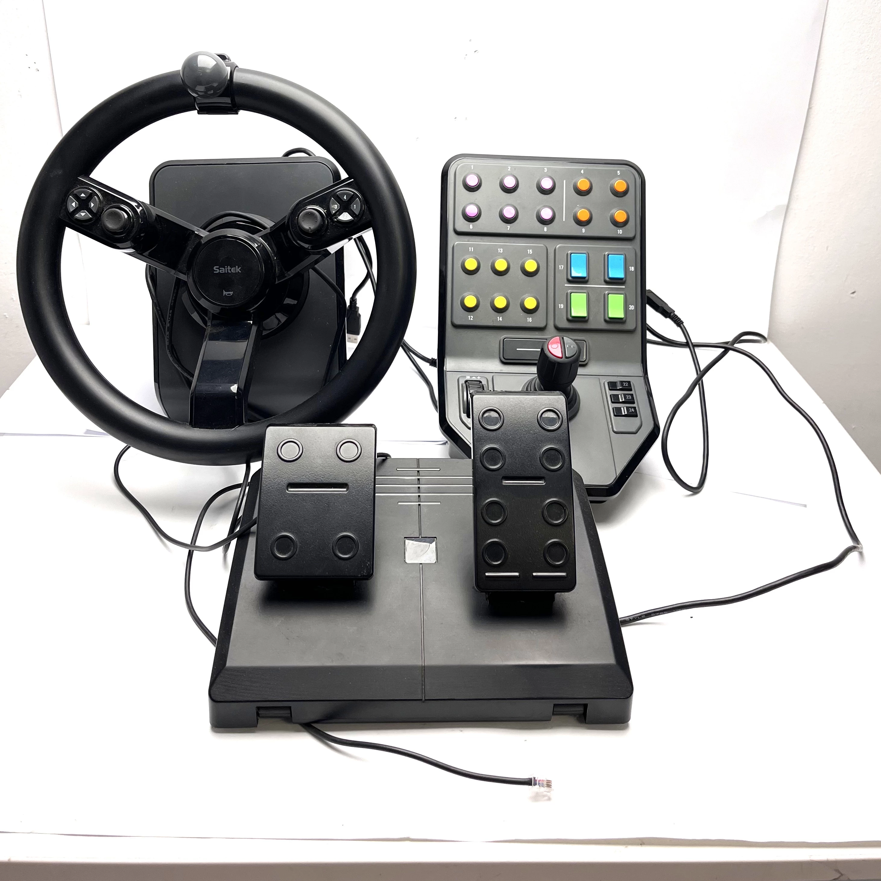 kierownica-logitech-saitek-farm-pedaly-panel-drazka-dworcowa-52-bydgoszcz