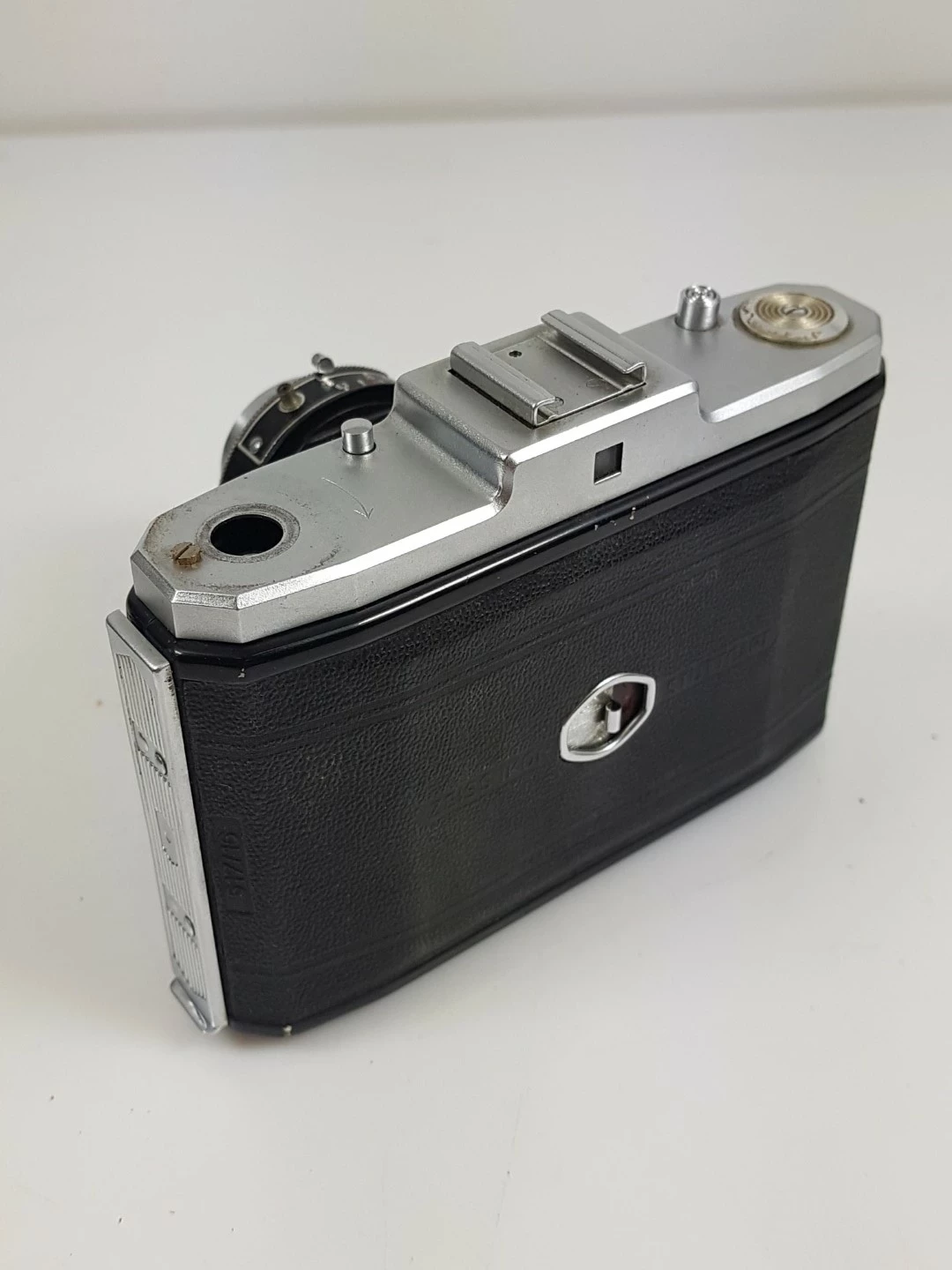 zestaw-starych-aparatow-i-akcesorii-rodzaj-aparatu-analogowy