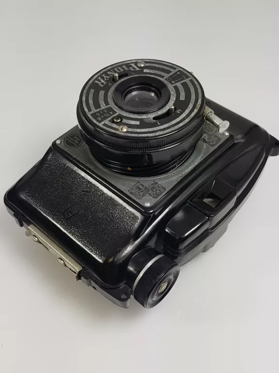 zestaw-starych-aparatow-i-akcesorii-product-id