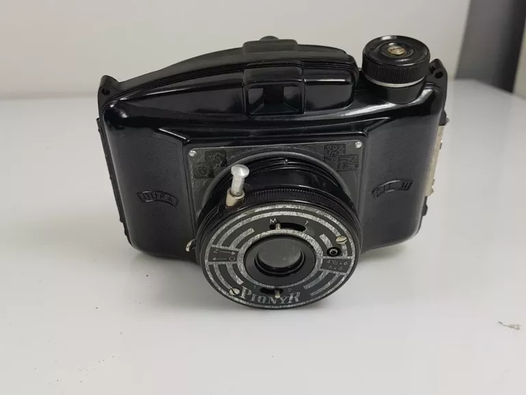 zestaw-starych-aparatow-i-akcesorii-stan-do-renowacji