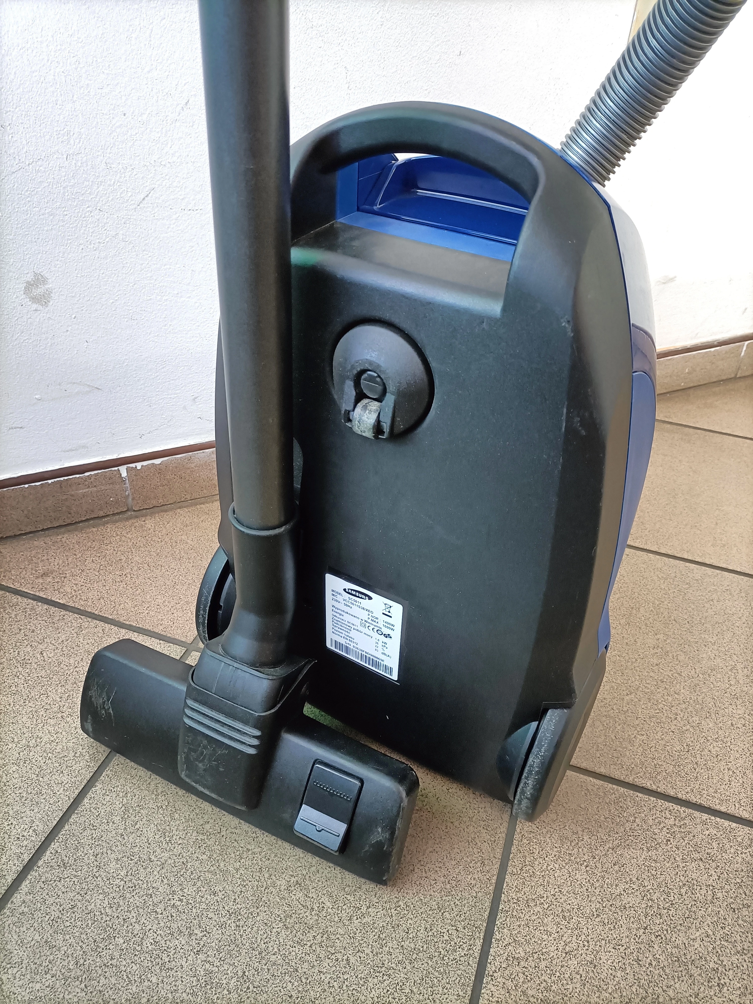 odkurzacz-workowy-samsung-sc5611-1600w-kolor-dominujacy-czerwony