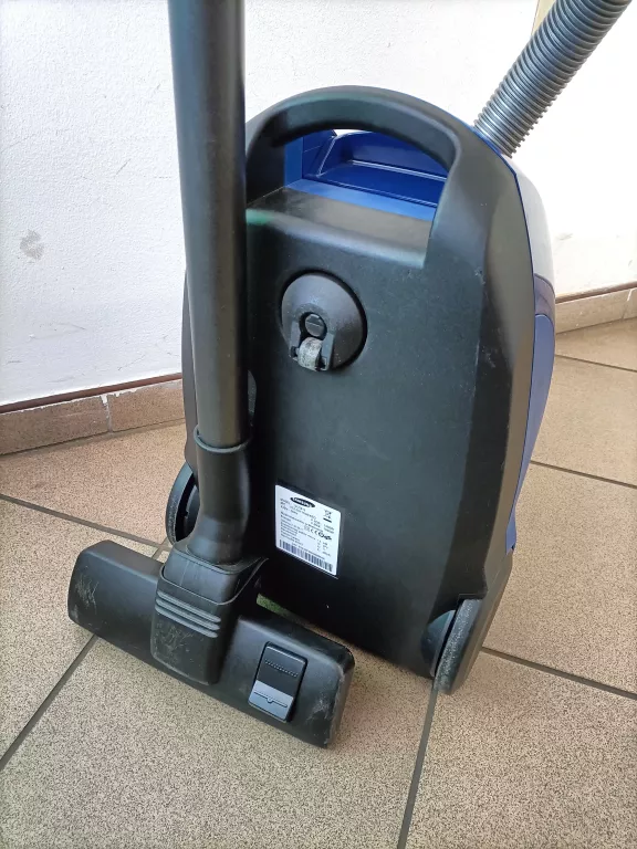 odkurzacz-workowy-samsung-sc5611-1600w-kolor-dominujacy-czerwony