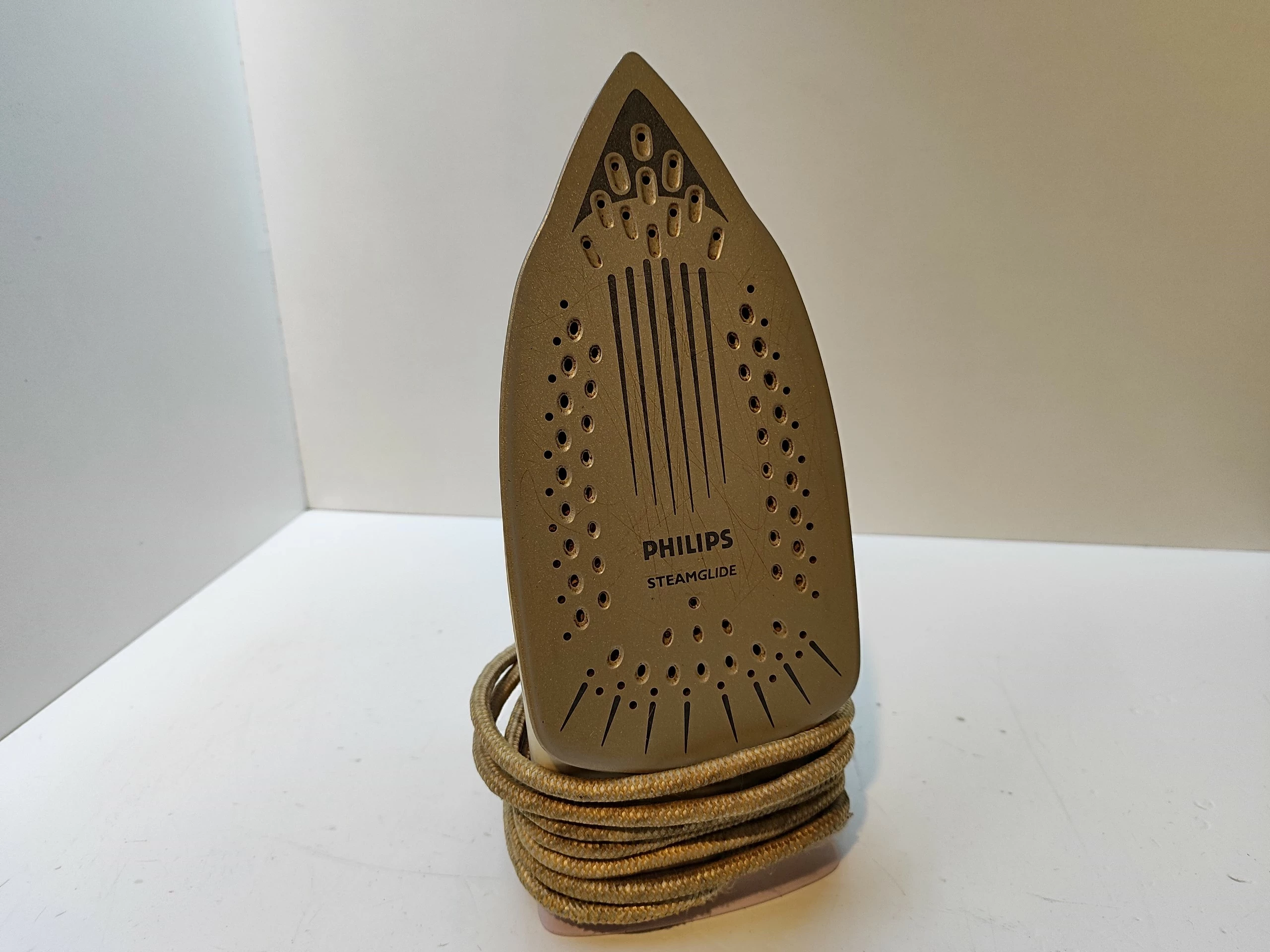 zelazko-philips-gc3330-stan-11323-2