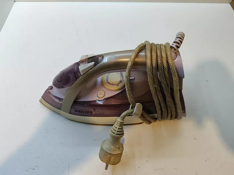 ZELAZKO PHILIPS GC3330